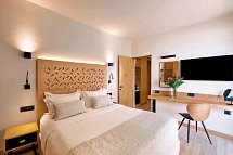 Atlantis Beach Hotel & Spa