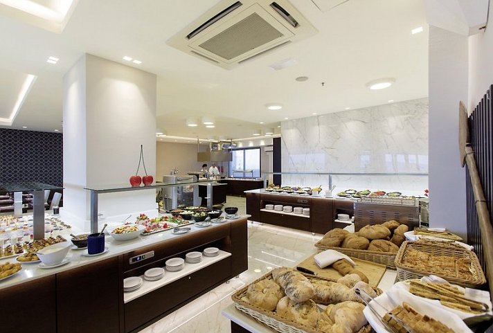 Atlantis Beach Hotel & Spa