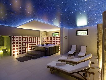 Atlantis Beach Hotel & Spa