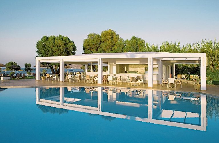 Geraniotis Hotel & Resort