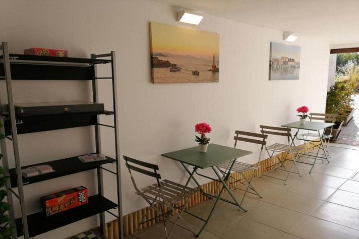 Carisa Suites & Apartments