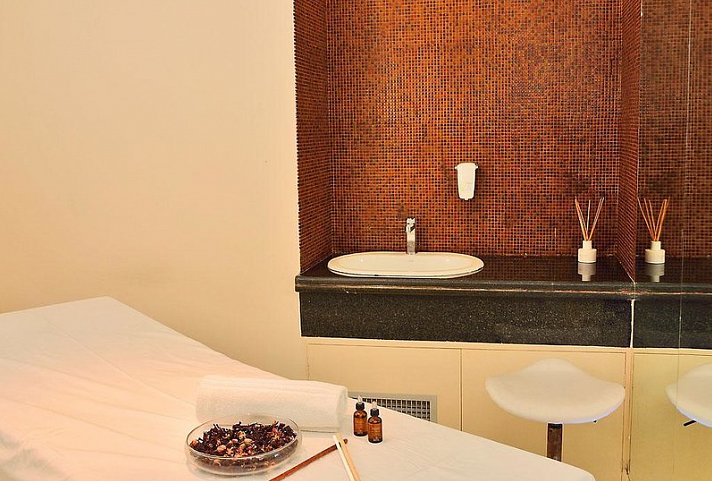 Hellenia Yachting Hotel
