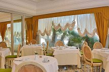 Hellenia Yachting Hotel