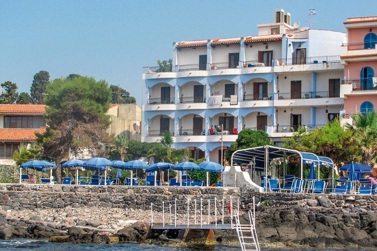 Kalos Hotel