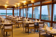 OZADI Tavira Hotel