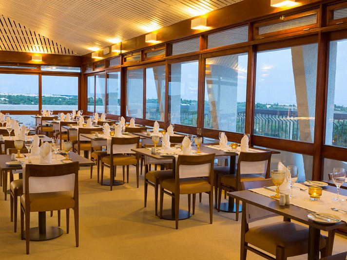 OZADI Tavira Hotel