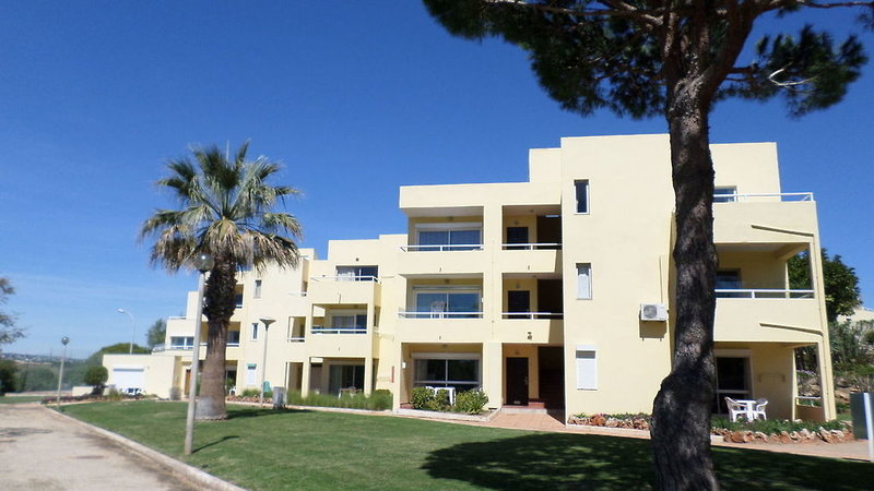 Parque Mourabel Oasis Village & Pe do Lago