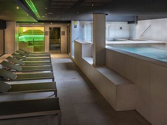 Caprici Beach Hotel & Spa