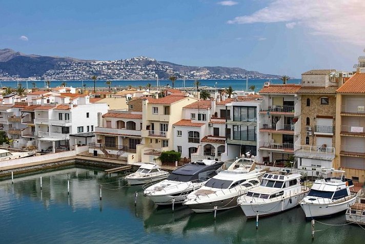 Port Salins