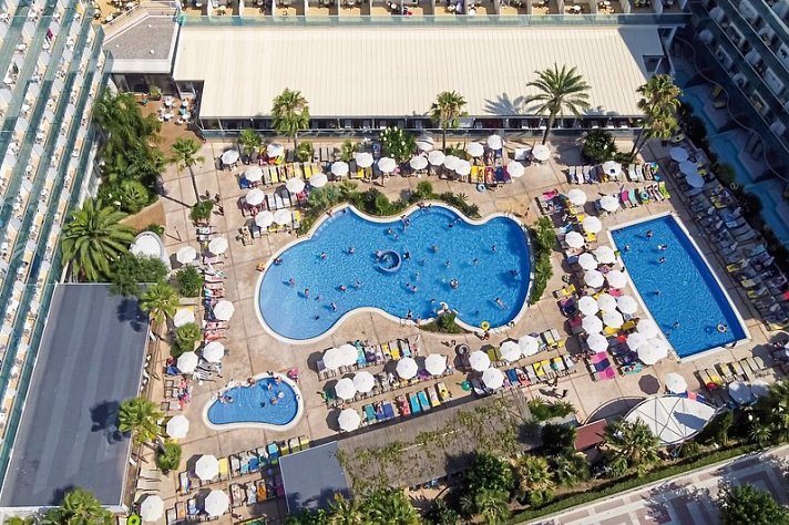 Golden Taurus Aquapark Resort