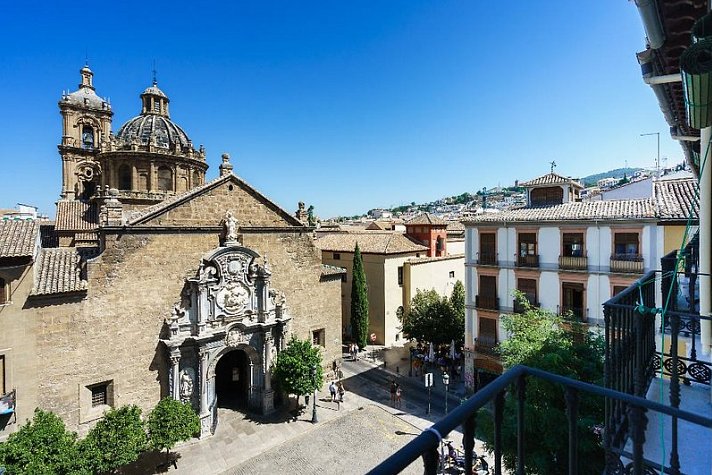 La Perla Granada Suites
