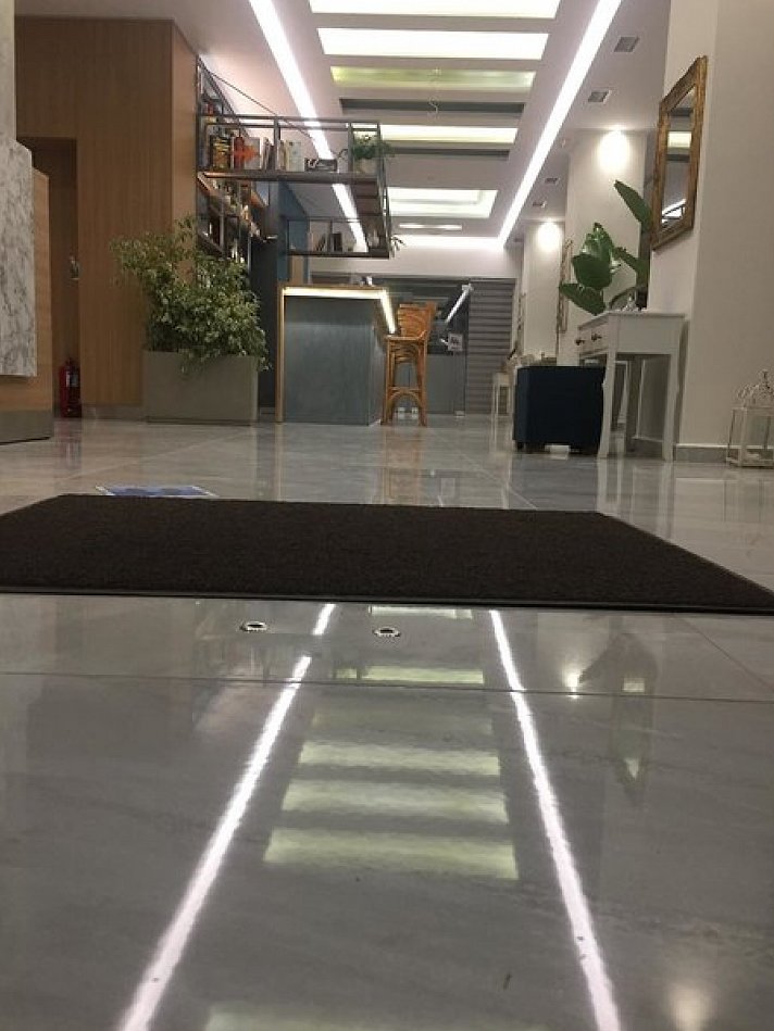 Voula Hotel & Apartments