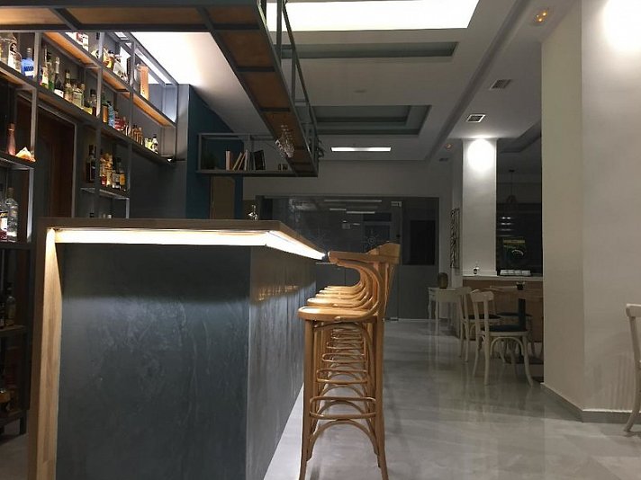 Voula Hotel & Apartments