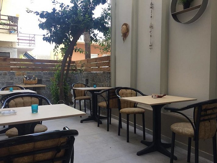 Voula Hotel & Apartments