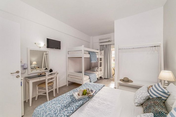 Roxani Hotel