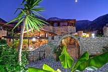 Stone Village Petrino Horio