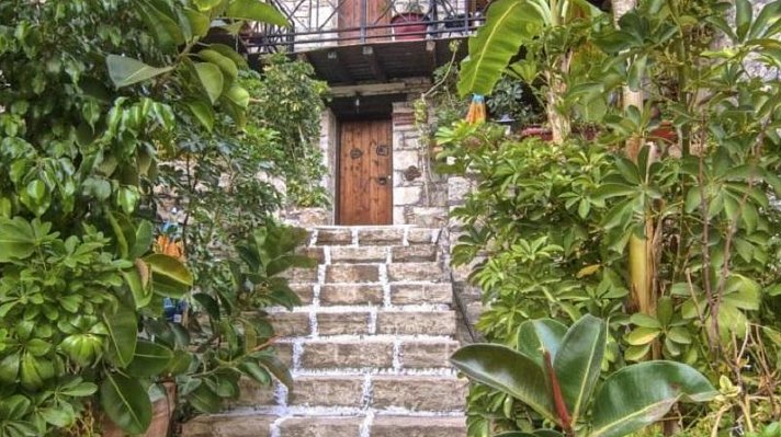 Stone Village Petrino Horio