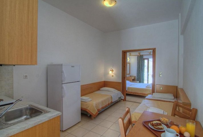 Adonis Hotel