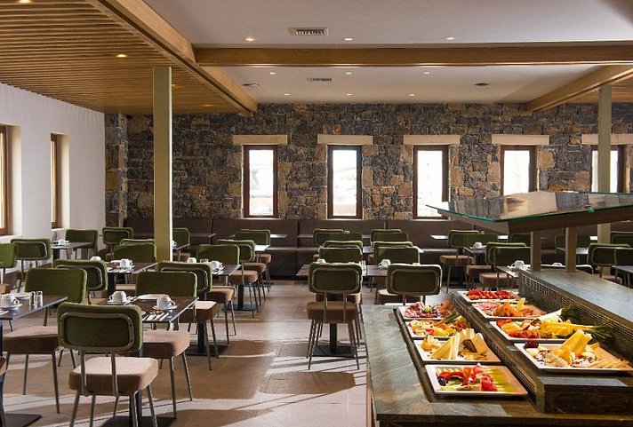 Petousis Hotel & Suites