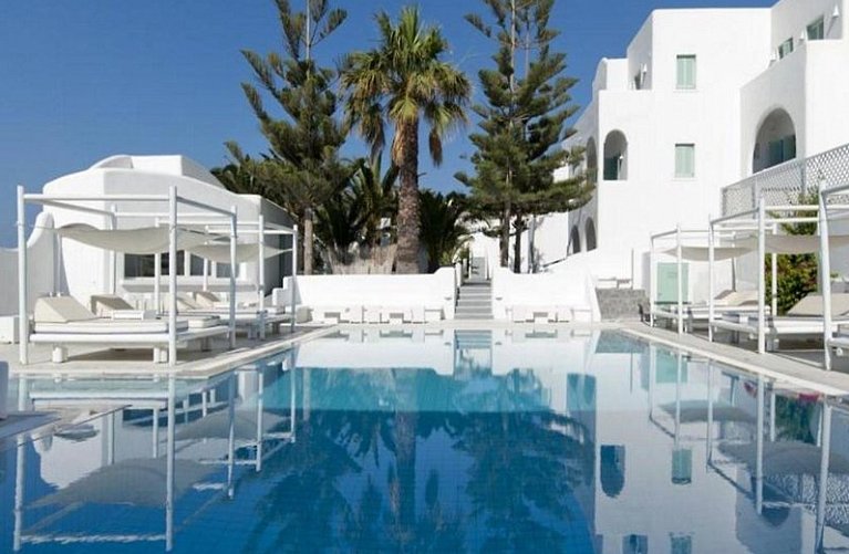 Daedalus Hotel