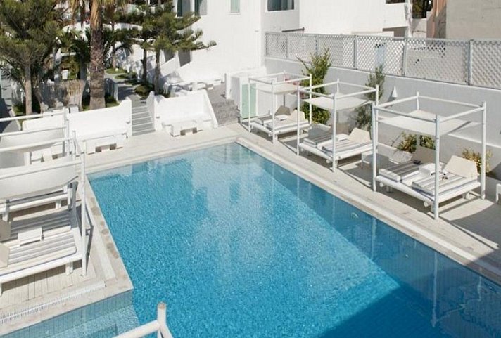 Daedalus Hotel
