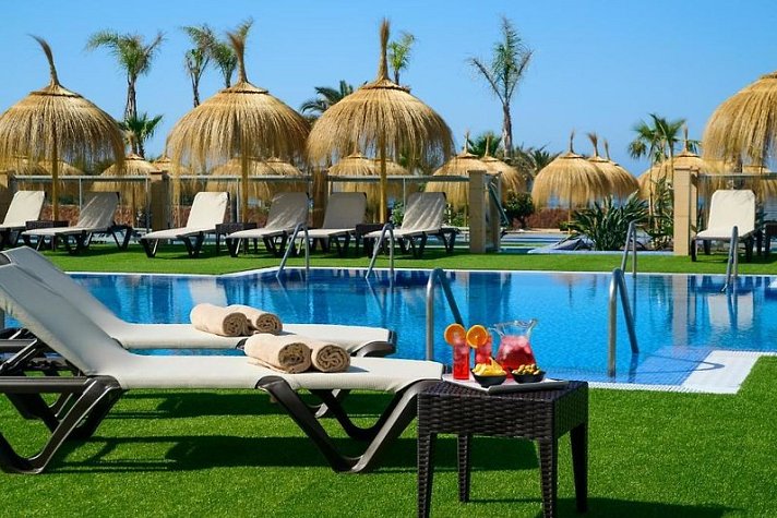 Cabogata Beach Hotel & Spa