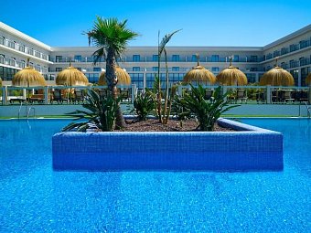 Cabogata Beach Hotel & Spa