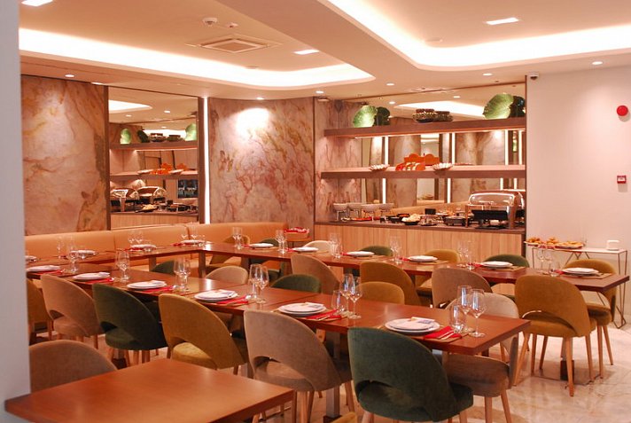 The 7 Hotel