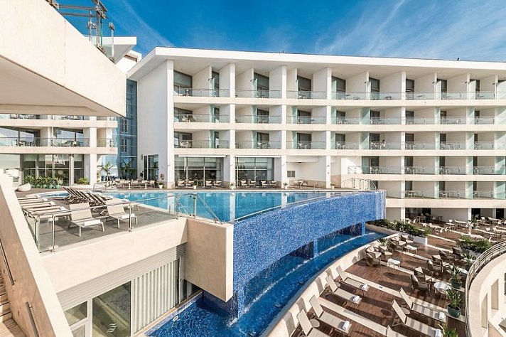 Sesimbra Oceanfront Hotel