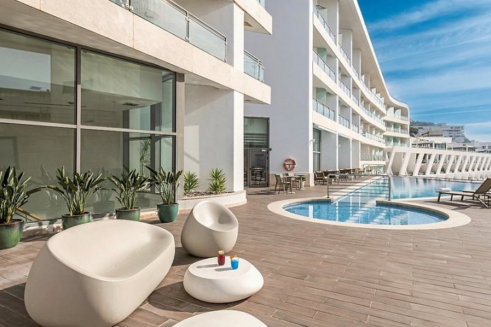 Sesimbra Oceanfront Hotel
