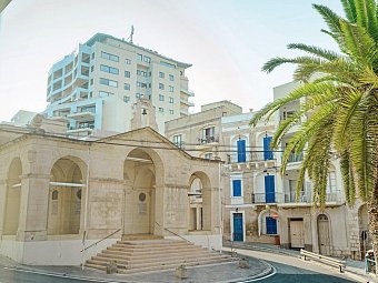 Gillieru Harbour Hotel
