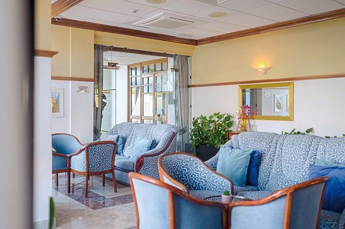 Gillieru Harbour Hotel