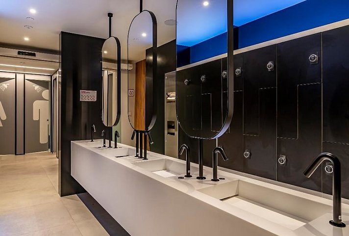 YOTEL PORTO