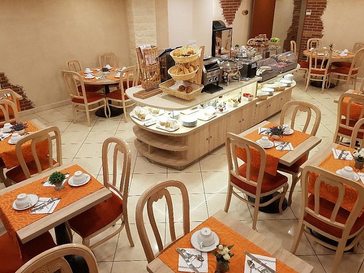 Hotel Champerret-Elysees
