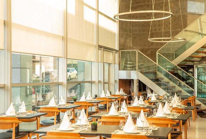VIP Executive Azores Hotel