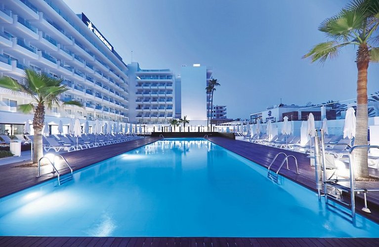 Iberostar Waves Bahia de Palma
