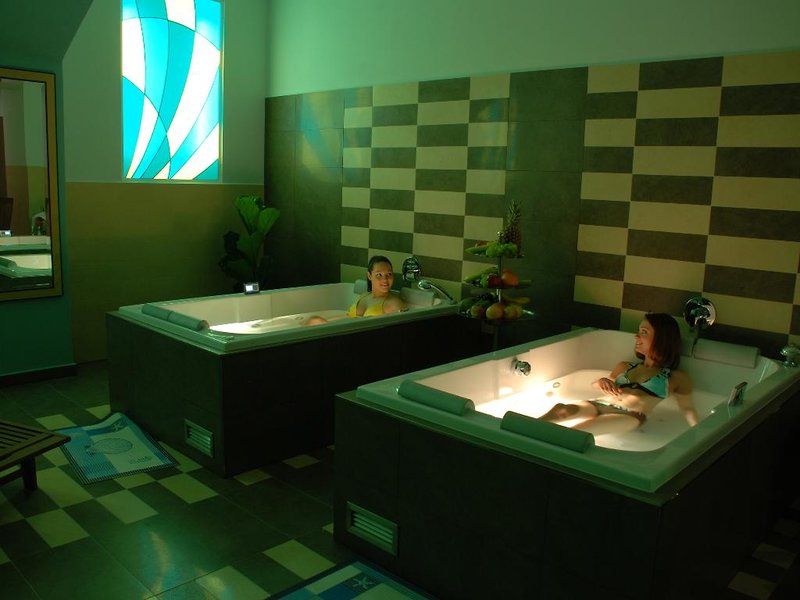 EA Hotel Downtown