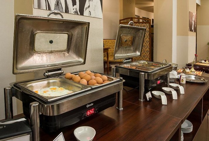 EA Hotel Rokoko