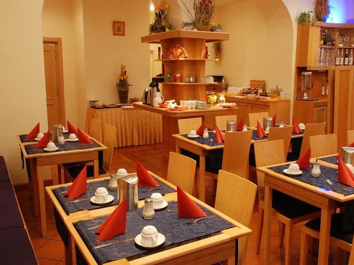 EA Hotel Tosca