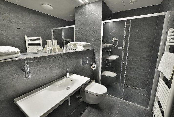 EA Hotel New Town