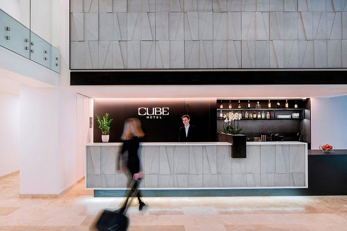Hotel CUBE