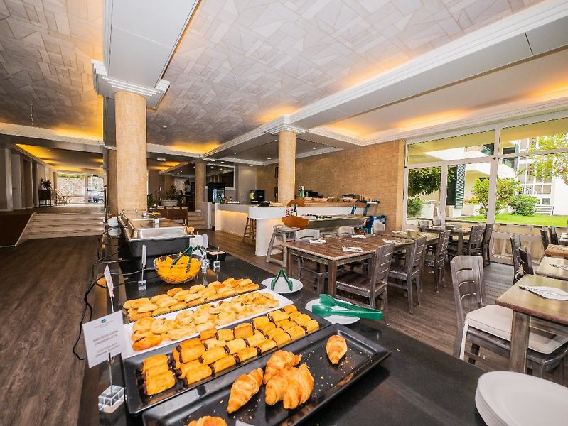 Vila Baleira Suites