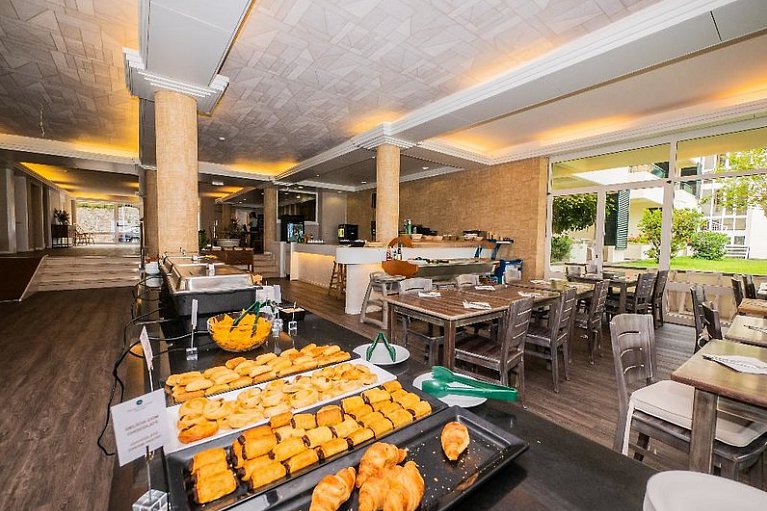 Vila Baleira Suites