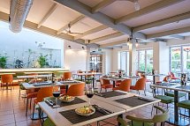 Oassium Hotel At Estival Park