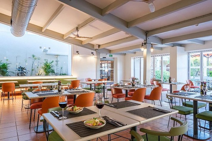 Oassium Hotel At Estival Park