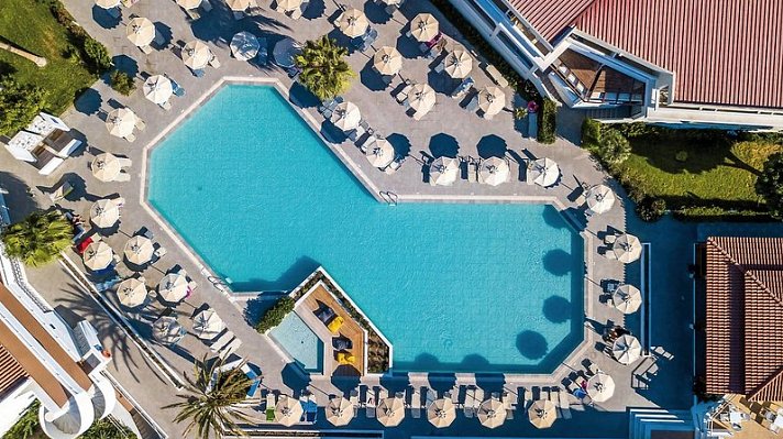 Niriides Beach Hotel