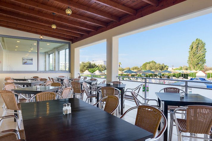 Memphis Beach Hotel