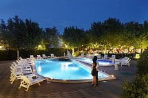 Alexandra Plaza Hotel