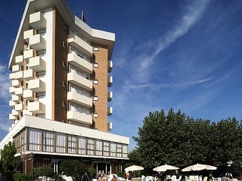 Alexandra Plaza Hotel