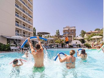 Nautilus Family Hotel